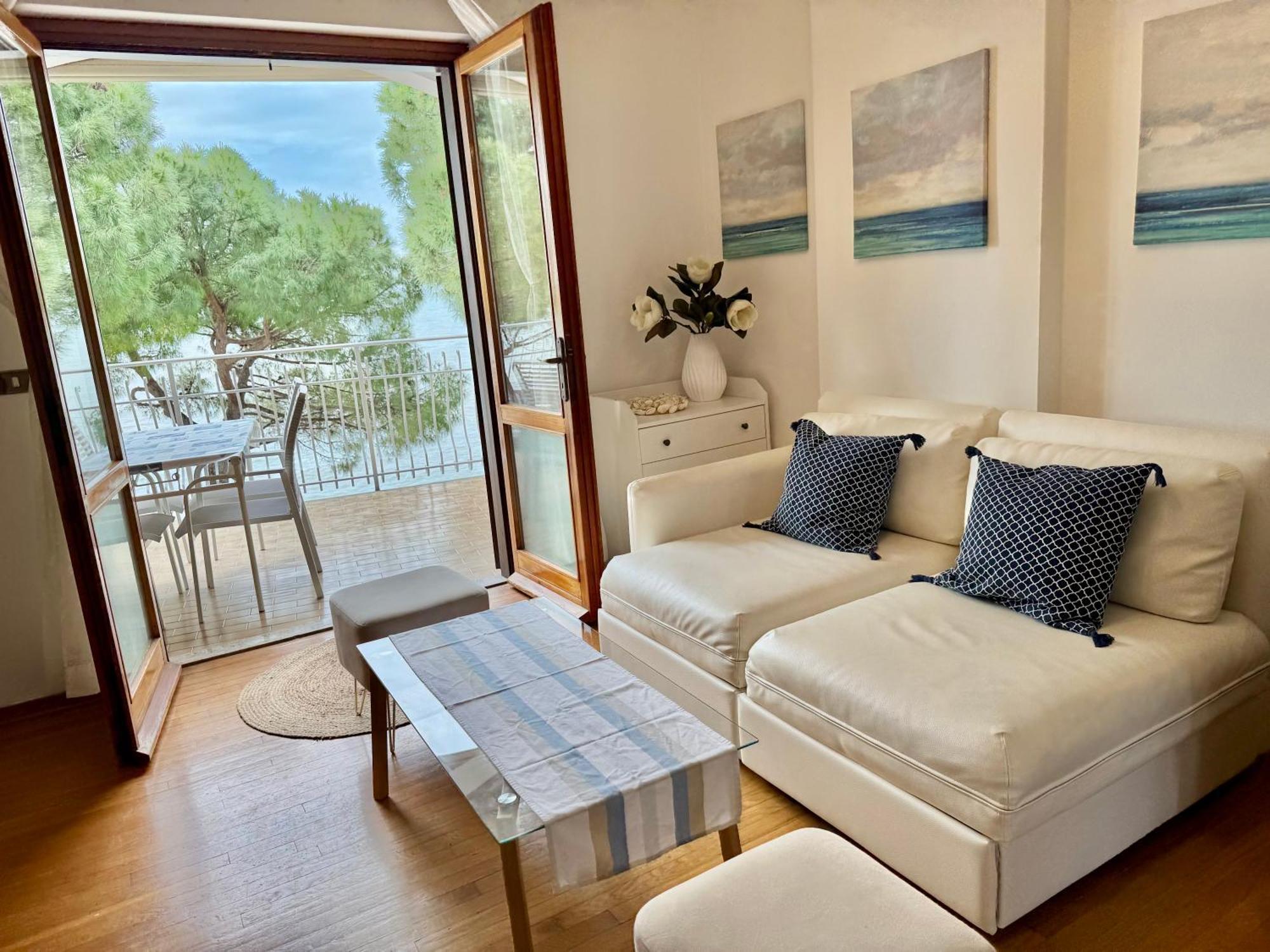 Apartment Mit Meerblick Am Strand Costa Azzura Градо Экстерьер фото